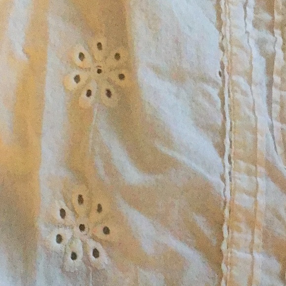 Eyelet shirt 4 items for $20 - Picture 3 of 3
